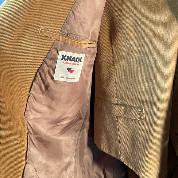 Knack 70’s 3 piece tan corduroy suit. 44 jacket 36” pants. Slight discolor patch - Picture 5 of 14